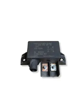 Mercedes-Benz CLS C219 Charging relay A0025426419 0332002167