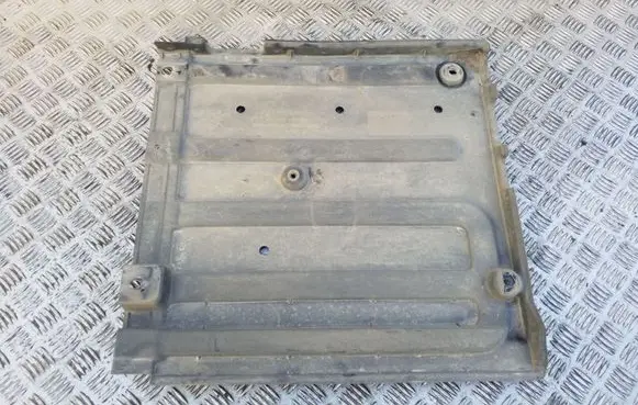 Center/middle under tray cover