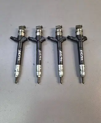 Toyota Avensis T250 Fuel injectors set 236700R010