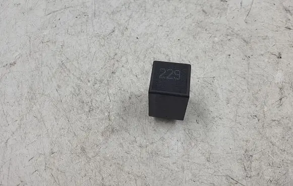 Audi A4 S4 B5 8D Other relay 431955531