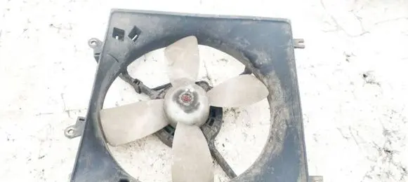 Mazda 626 Radiator cooling fan shroud
