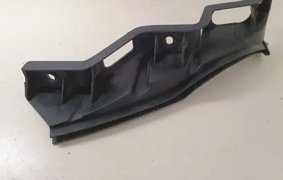Volkswagen PASSAT B6 Front bumper mounting bracket 3C0807890