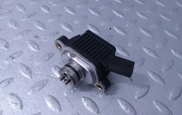 Audi Q7 4M Camshaft vanos timing valve 059906048E