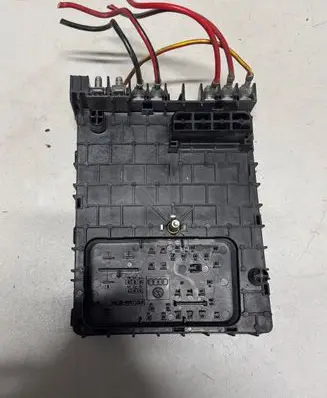 Volkswagen PASSAT CC Fuse module 3C0937125 63592777