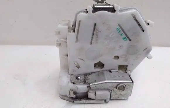 Honda FR-V Rear door lock