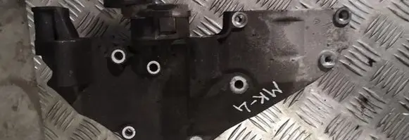 Ford Mondeo MK IV Engine mounting bracket 7g9q10k018aa