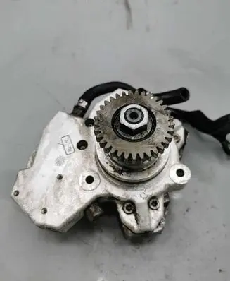 Mercedes-Benz R W251 Fuel injection high pressure pump A6420700201 0445010095