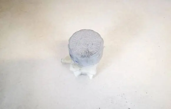 Honda CR-V Brake fluid reservoir 