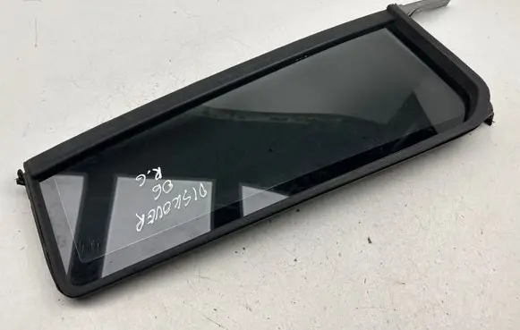 Land Rover Discovery 3 - LR3 Rear vent window glass 43R001164