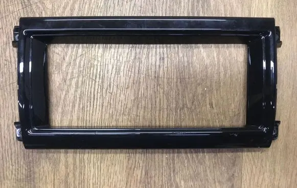 Land Rover Discovery 5 Radio/GPS head unit trim HY32047A04A