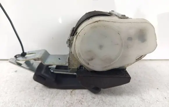 Opel Insignia A Middle seatbelt (rear) 10311252