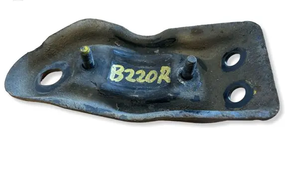 BMW 8 E31 Sway bar bush bracket, front 