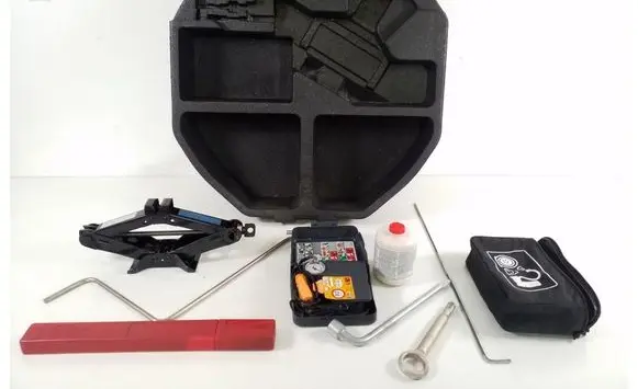 Subaru Legacy Tool set 97035AJ010