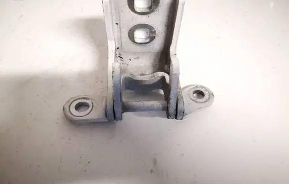 Opel Insignia A Rear door lower hinge a046574