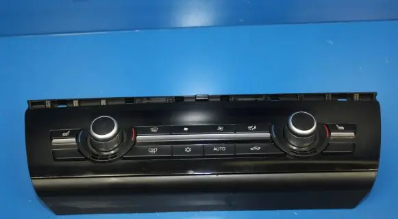 BMW 5 F10 F11 Climate control unit 9241243