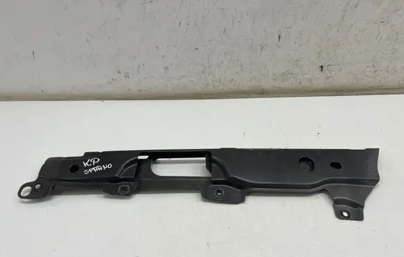 Land Rover Discovery 5 Fender mounting bracket HY3216151AA