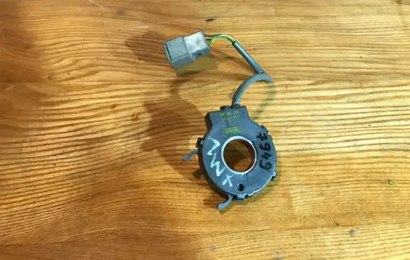 Citroen XM Steering angle sensor 73811102