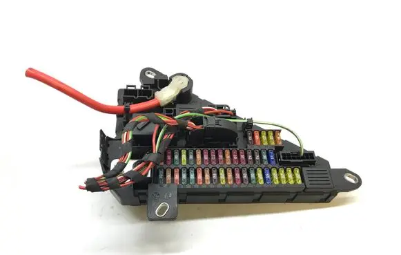 BMW 5 E60 E61 Fuse module 6906618 690661805 K4028