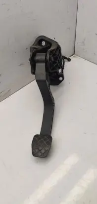 Volkswagen PASSAT B6 Clutch pedal 3c1721059AA