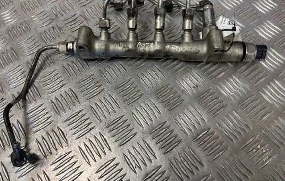 Opel Astra J Fuel main line pipe