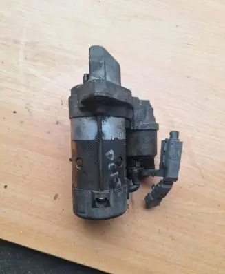 Toyota Avensis T250 Starter motor 281000G040