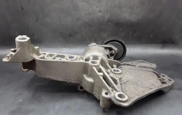 Renault Scenic III - Grand scenic III Generator/alternator bracket 8200669494