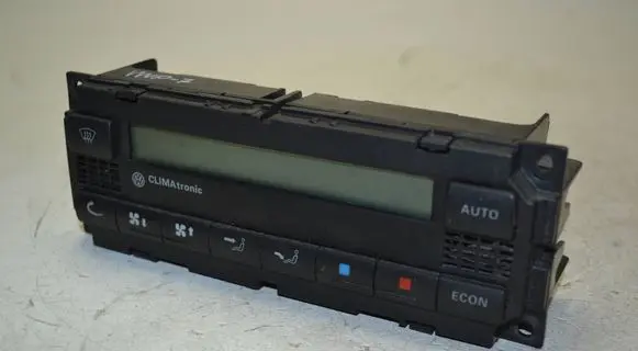 Volkswagen PASSAT B5 Climate control unit 