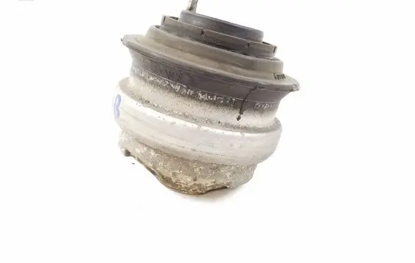Engine mount bracket