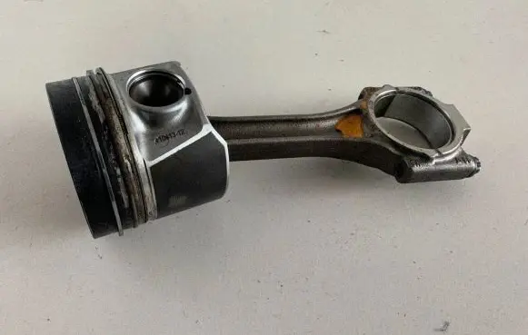 Skoda Octavia Mk3 (5E) Piston with connecting rod 03LADE