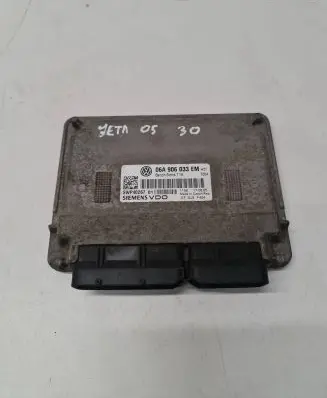Volkswagen Jetta V Engine control unit/module 06A906033EM 5WP402670