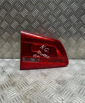 Volkswagen Touran II Tailgate rear/tail lights 2TZ01046901