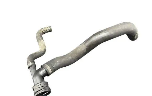 Volkswagen Touareg I Engine coolant pipe/hose 7L6122291A