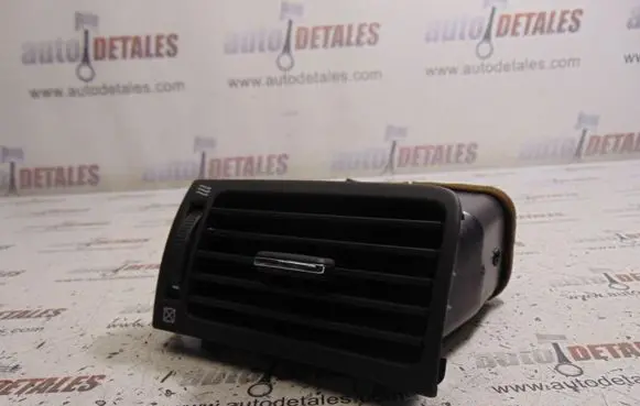 Toyota Avensis T250 Dashboard side air vent grill/cover trim