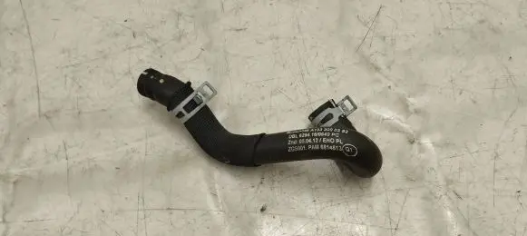 Mercedes-Benz A W176 Engine coolant pipe/hose A1332000382