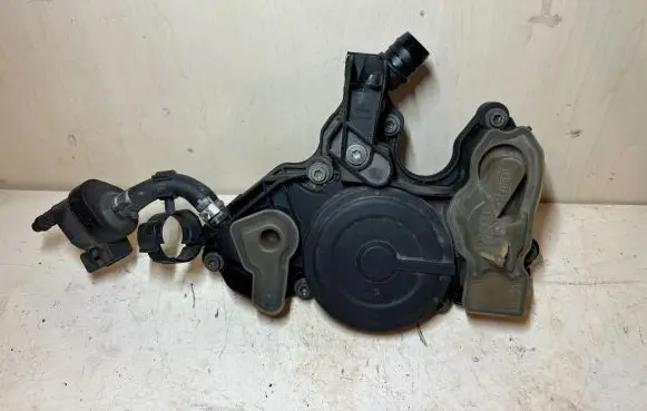 Skoda Octavia Mk3 (5E) Oil breather separator 06K103495P
