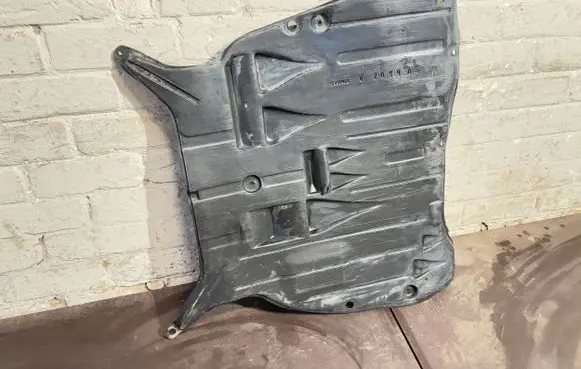 Volvo V70 Center/middle under tray cover V209905