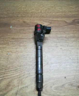 Mercedes-Benz C W203 Fuel injector A6110701387 0445110100