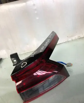 Nissan Qashqai J12 Rear/tail lights V359020r