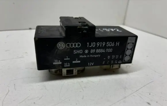 Audi A3 S3 8L Coolant fan relay 1J0919506H