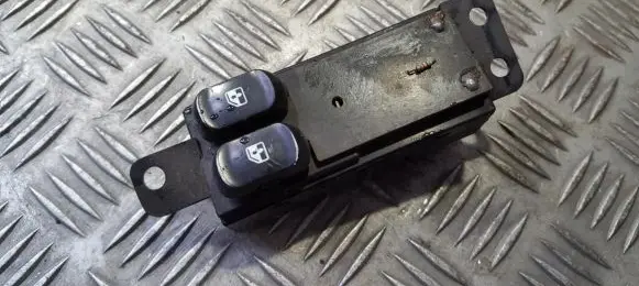 Hyundai Lantra II Electric window control switch 9357029000l