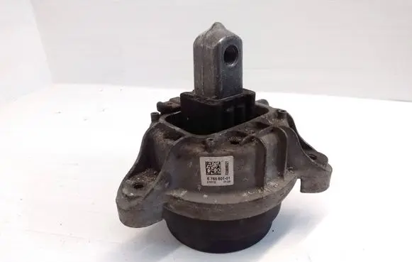 BMW 5 F10 F11 Engine mount bracket 6785601