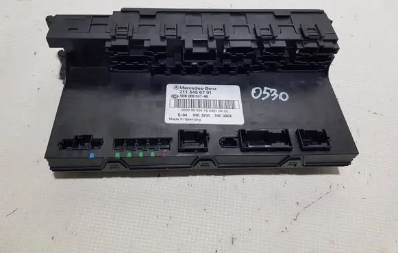 Mercedes-Benz E W211 Central body control module 2115456701DFR A2115456701