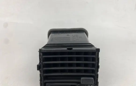 Nissan Leaf I (ZE0) Dash center air vent grill 687513NL0A