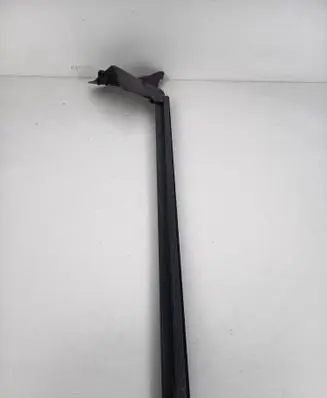 BMW 6 F06 Gran coupe Rubber seal front door window/glass 7275293