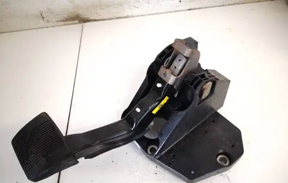 Chrysler 200 Brake pedal 04581694ae