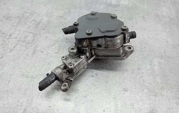 Volkswagen PASSAT B6 Vacuum pump 038145209H