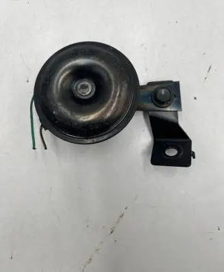 Nissan Leaf II (ZE1) Horn signal 004020