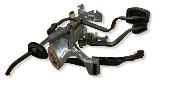 Audi 80 90 S2 B4 Accelerator throttle pedal 8A0721115