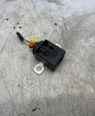 Audi A8 S8 D4 4H Battery relay fuse 4F0915519