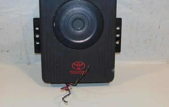 Toyota RAV 4 (XA30) Subwoofer speaker 0869100834 EAB1689D